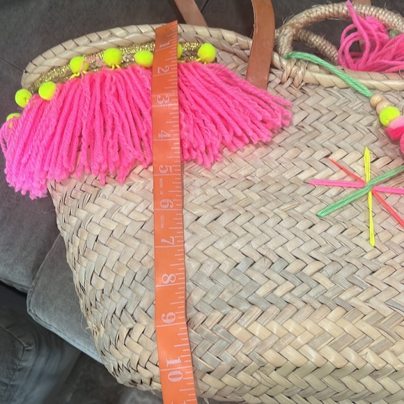 Maroccan Straw Pom Pom Beach Shoppers Bag - Picture 11 of 17